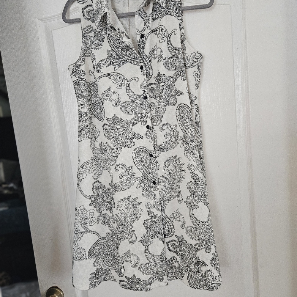 Dress MSK size Large B l ack and White paisley